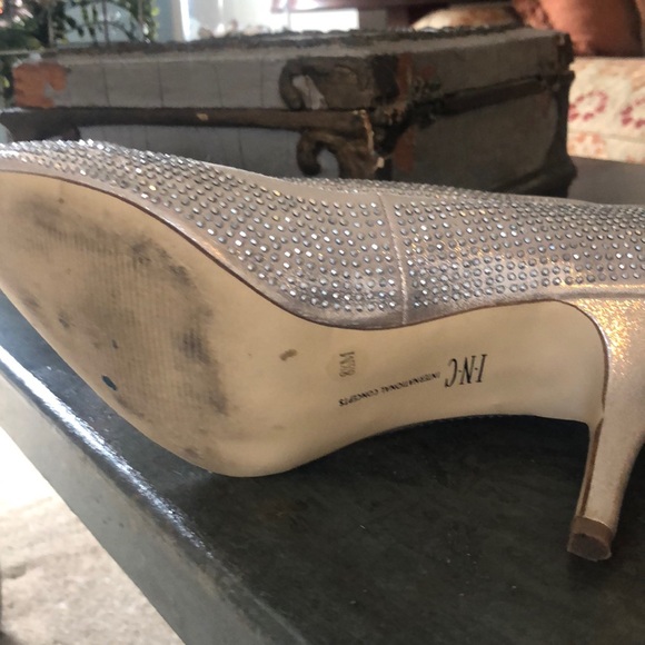 Pumps - Picture 7 of 8